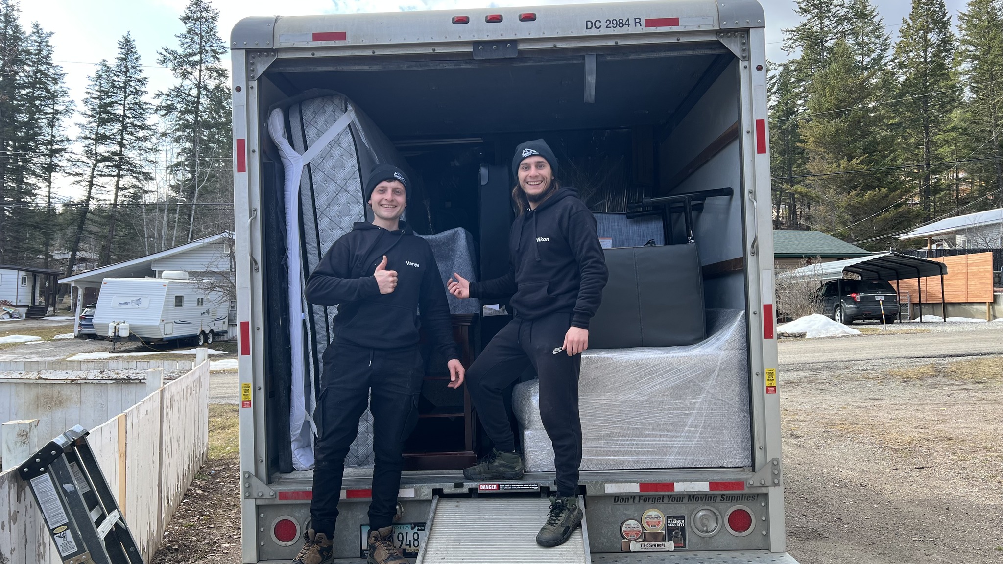 Spoko Service Cariboo — moving assistance team